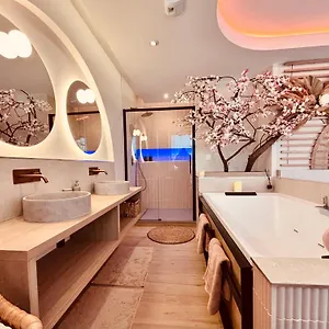 suite-lecrin-poudre.hotels-rhonealpes.com/